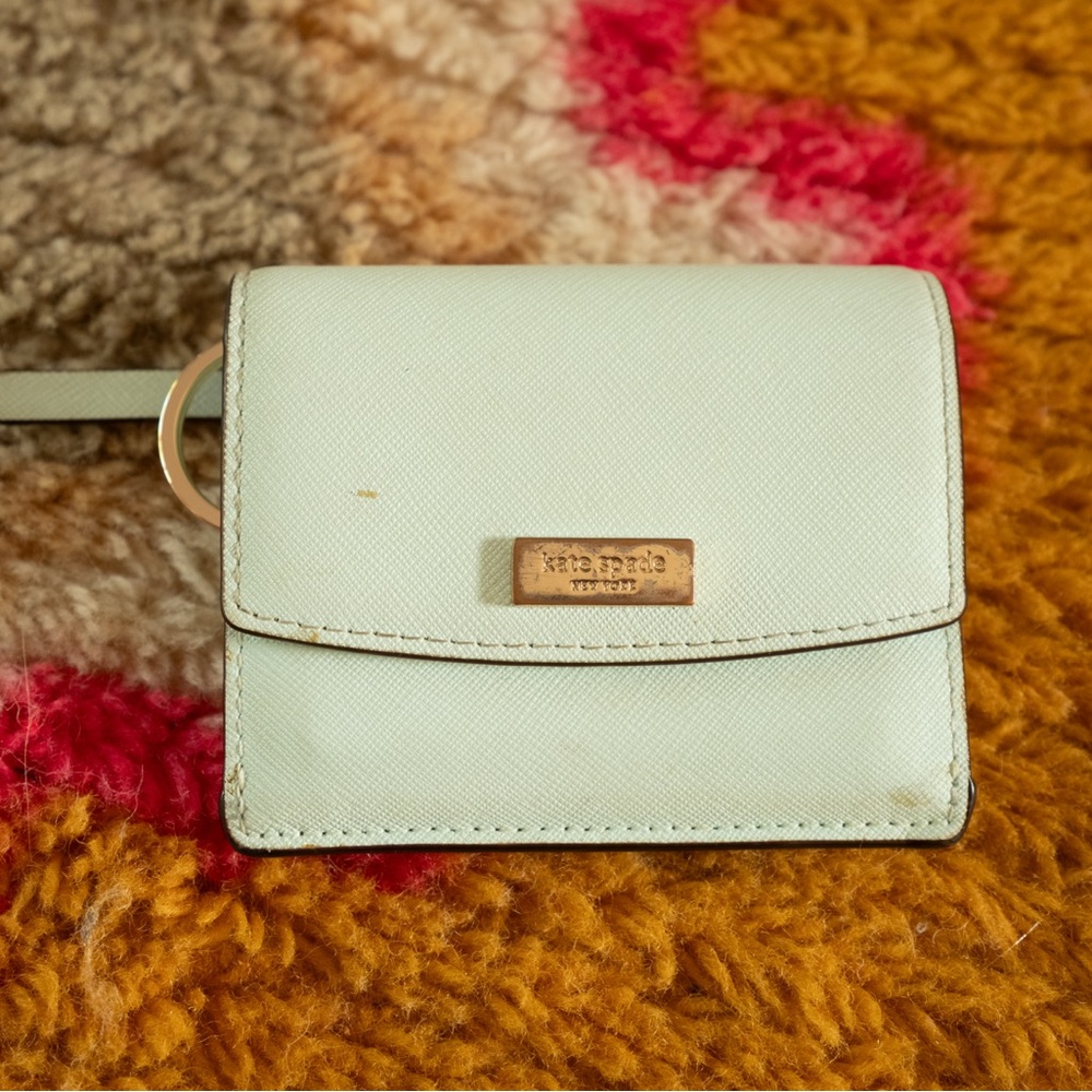 Kate spade petty laurel way wallet